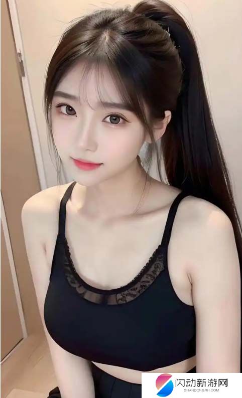 男人伸到涩涩的背后，究竟隐藏着怎样的秘密？